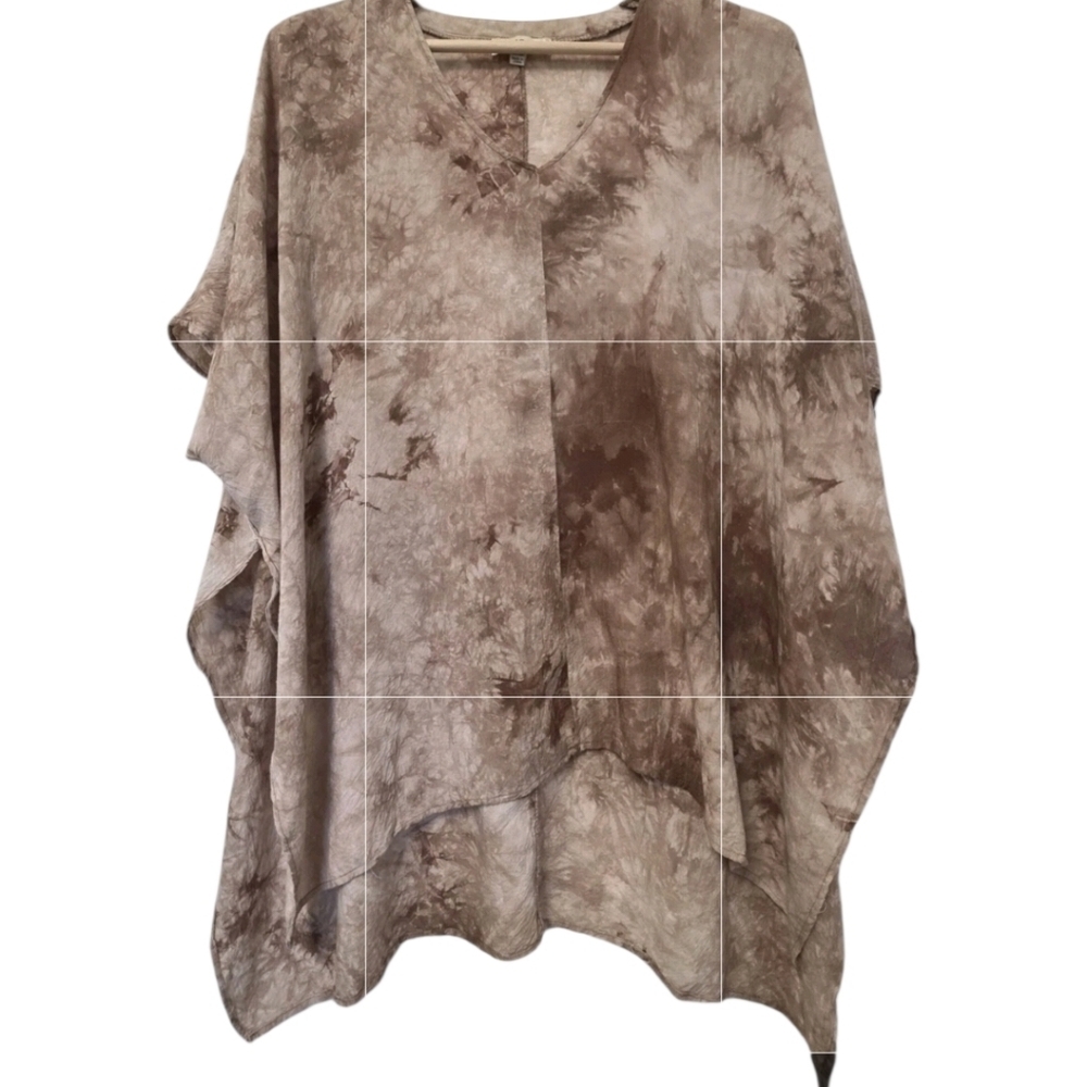 Umgee Tie Dyed rayon caftan poncho blouse V-neck batwing sleeves Tan Beige 2x 1x